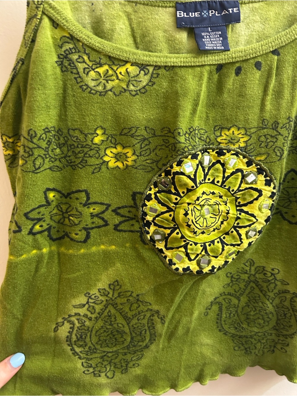 Boho Green Medallion Embroidered Cropped Tank - Picture 3 of 4